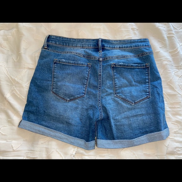 Old Navy Jean Shorts - Picture 3 of 3